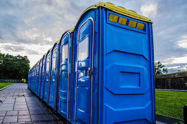 Porta potty delivery and setup in Ina, IL